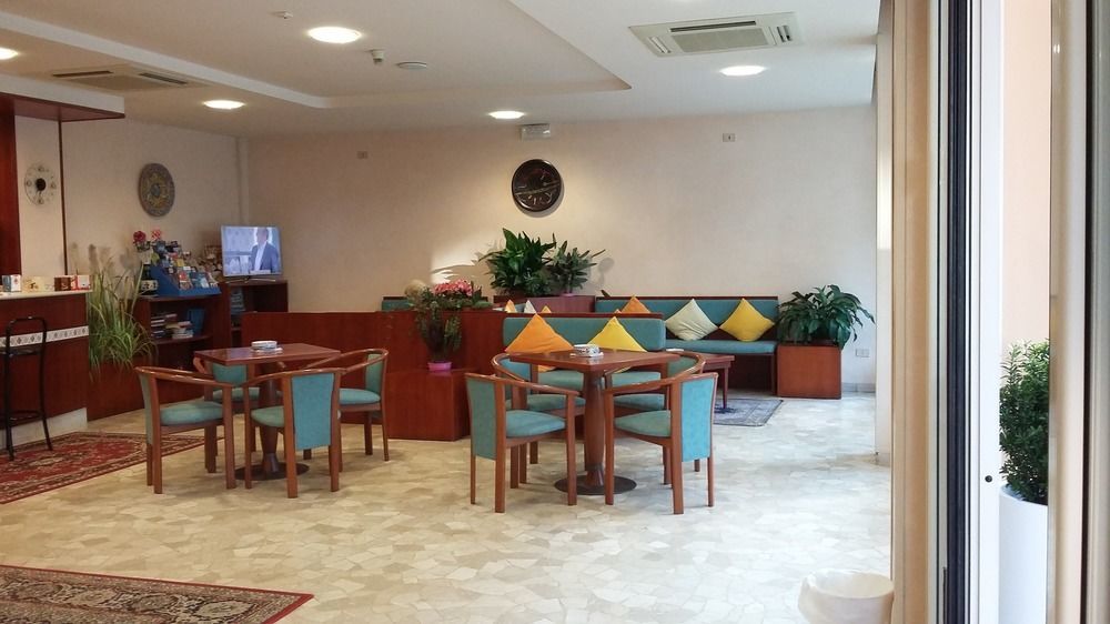 Hotel Condor Μιλάνο Μαριτίμα Εξωτερικό φωτογραφία