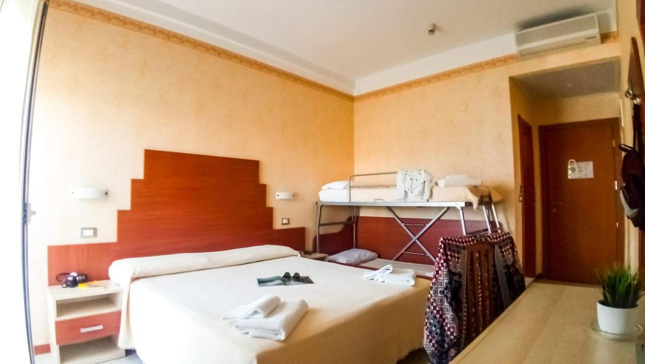 Hotel Condor Μιλάνο Μαριτίμα Εξωτερικό φωτογραφία