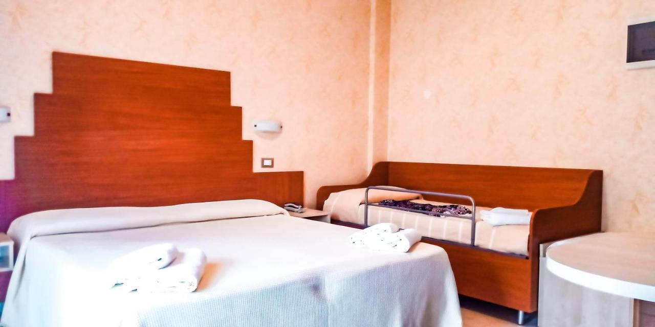 Hotel Condor Μιλάνο Μαριτίμα Εξωτερικό φωτογραφία